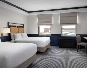 Day use twin room with work desk at Hilton Orrington/Evanston.