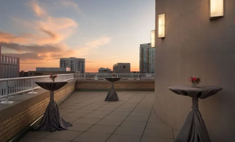 Rooftop terrace at Hilton Orrington/Evanston.