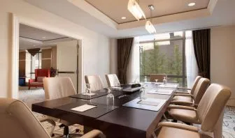 Professional meeting room at Hilton Orrington/Evanston.