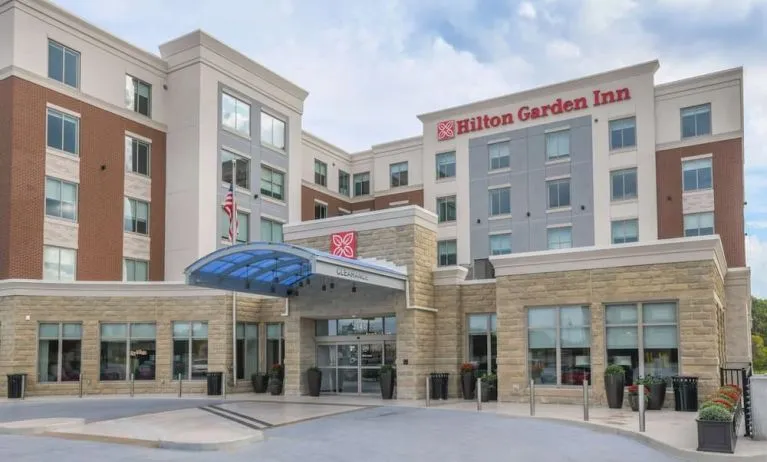 Entrance at Hilton Garden Inn Cincinnati Midtown.