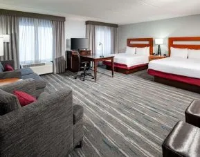 Day use twin room with work desk at Hampton Inn & Suites St. Louis At Forest Park.