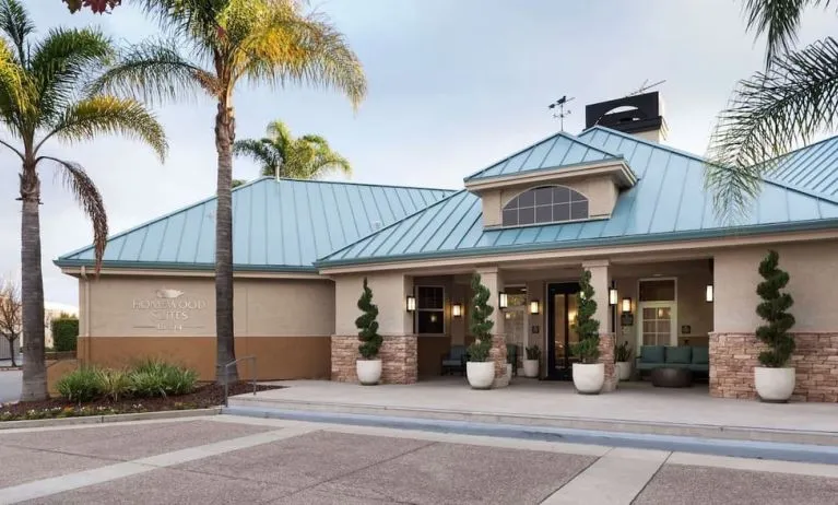 Entrance and parking area at Homewood Suites By Hilton San Jose Airport-Silicon Valley.