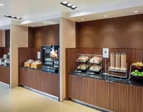 Breakfast area at Fairfield Inn & Suites By Marriott North Bergen.