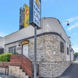 Property exterior at Mid City Inn - Los Angeles.
