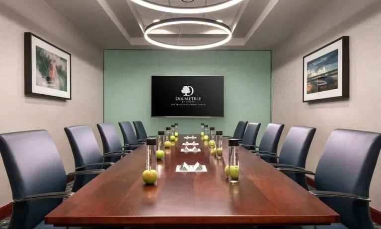 Professional meeting room at DoubleTree By Hilton San Francisco Airport North Bayfront.