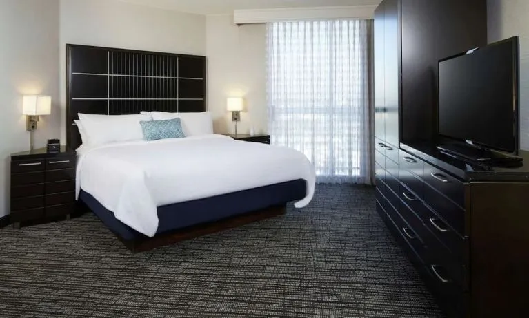 Day use room with private bathroom at Embassy Suites By Hilton Los Angeles-Intl Airport North.