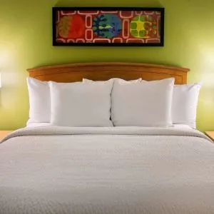 King pool at Sonesta Simply Suites Phoenix Scottsdale.