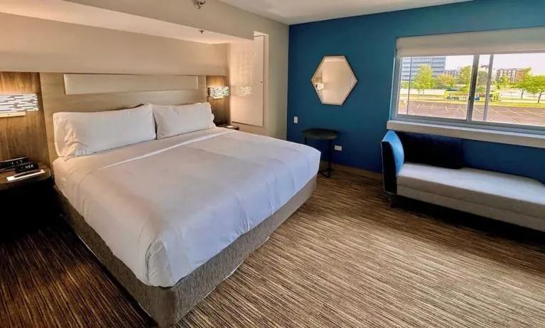 Day use room at Holiday Inn Express Chicago - Downers Grove.