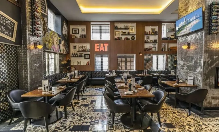 On-site restaurant at Hotel Croydon.