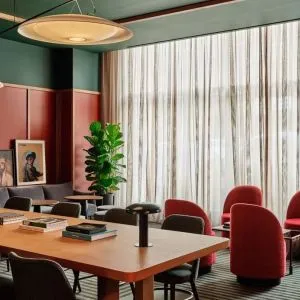 Professional meeting room at Romer Hell's Kitchen.