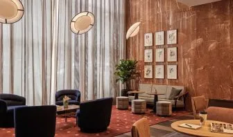 Lobby lounge perfect for coworking at Romer Hell's Kitchen.