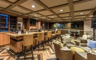 Dining area with lounge seating at Hilton Baton Rouge Capitol Center.