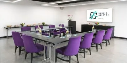 Meeting room at Hotel Studio Allston.