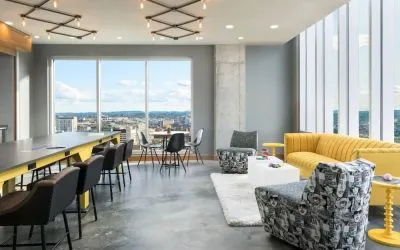 Dining area perfect for coworking at Moxy Boston Downtown.
