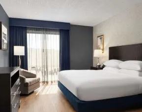 King bed at DoubleTree By Hilton Hartford - Bradley Airport.