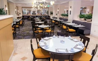 Breakfast area perfect for coworking at Hilton Los Angeles Airport.