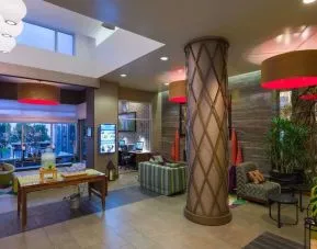 Lobby seating at Hilton Garden Inn New York/Manhattan-Midtown East.