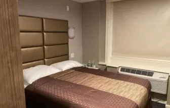 King room with air conditioning at Hotel Key.