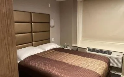 King room with air conditioning at Hotel Key.