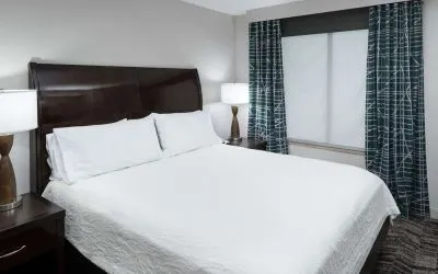 King bed at Hilton Garden Inn Dothan.
