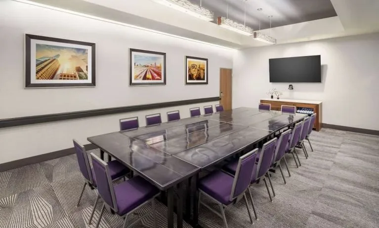 Professional meeting room at Hampton Inn Manhattan/Times Square Central