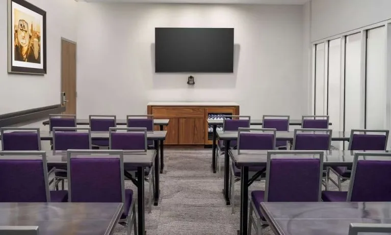Professional meeting facility at Hampton Inn Manhattan/Times Square Central.