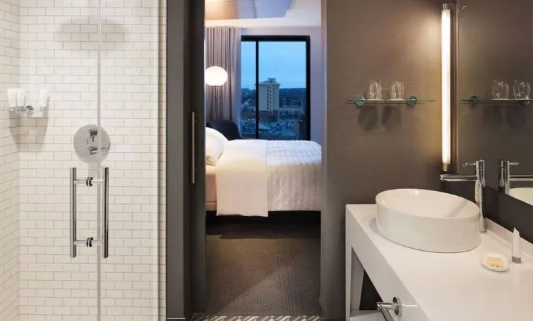 Private guest bathroom with shower at Le Méridien Columbus, The Joseph.