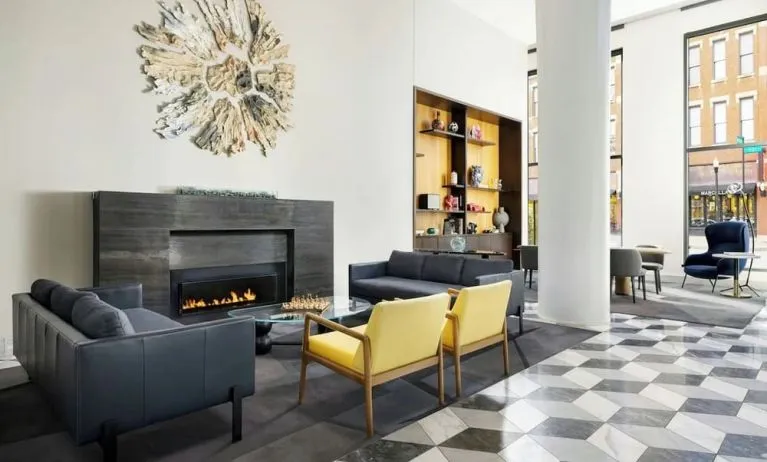 Lobby and coworking space with fire place at Le Méridien Columbus, The Joseph.