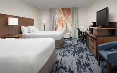 Day use twin room with work desk at Fairfield Inn & Suites By Marriott Baltimore BWI Airport.