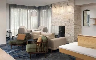Lobby lounge area at Fairfield Inn & Suites By Marriott Baltimore BWI Airport.