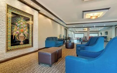 Lounge seating at Comfort Suites Alexandria, LA.