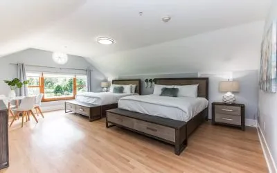 Day use twin room with workspace at SKYLARANNA Resort & Spa.