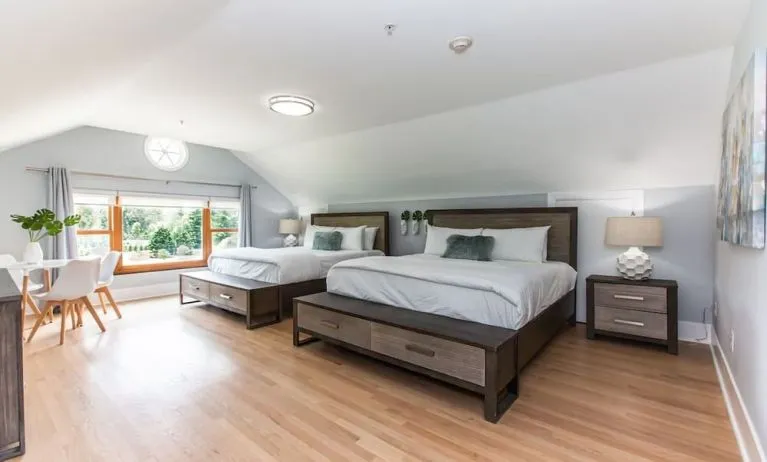 Day use twin room with workspace at SKYLARANNA Resort & Spa.