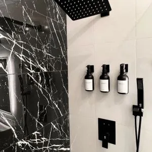 Day room with shower at The Irish Inn Boutique Hotel.