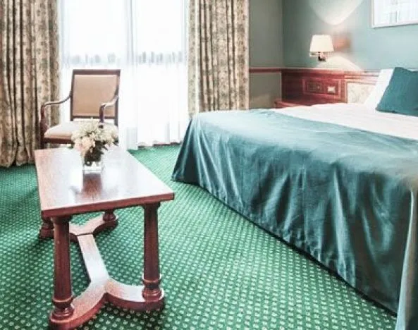Leonardo Hotel Milan City Center, Milan