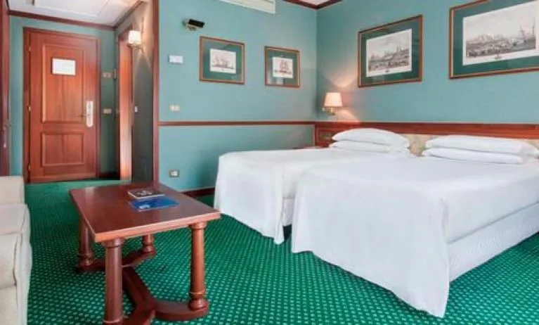 Leonardo Hotel Milan City Center, Milan