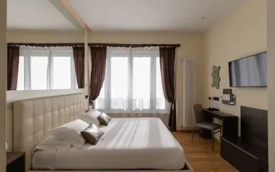 Hotel Aiello Rooms San Babila image