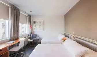 Day use twin room with work desk at Nu Hotel - Brooklyn.