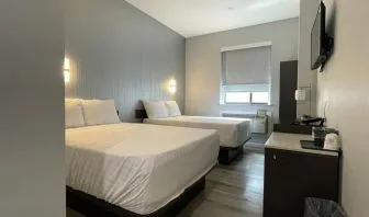 Day use twin room with workspace at King Hotel Brooklyn.