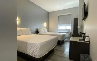 Day use twin room with workspace at King Hotel Brooklyn.