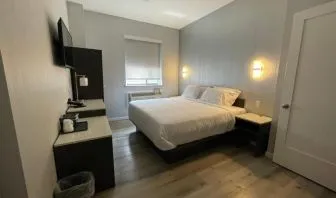 Day use room with workspace at King Hotel Brooklyn.