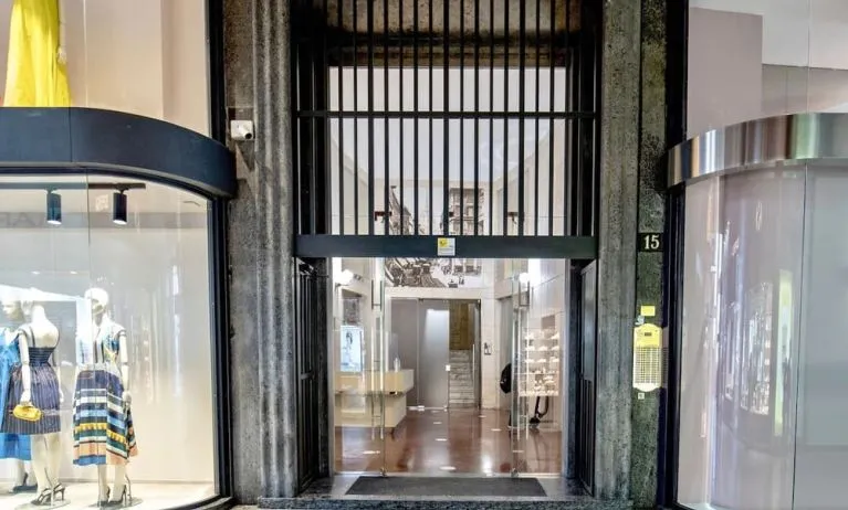 Hotel entrance at Aiello Hotels Duomo.