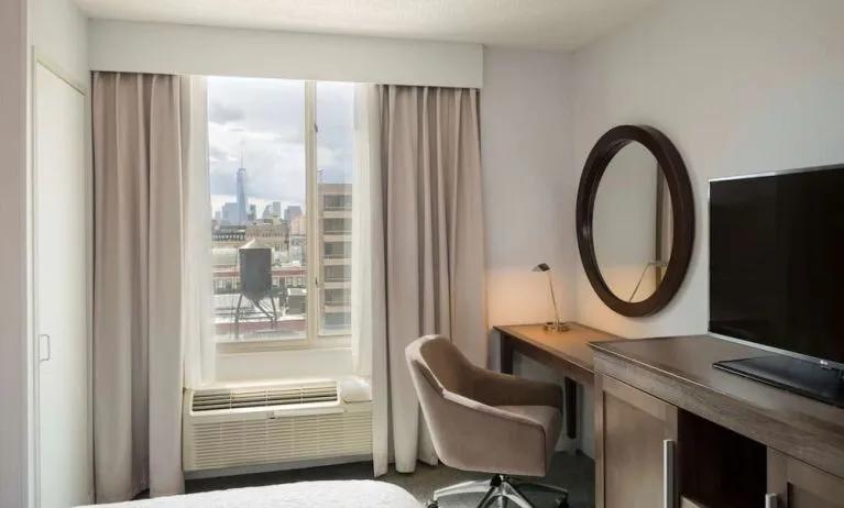 Day use room' workspace at Hampton Inn Manhattan Chelsea.