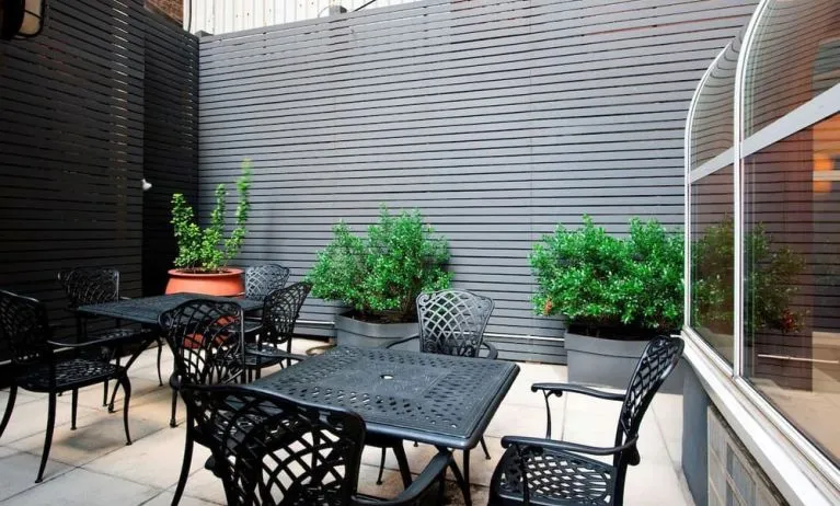 Outdoor seating at Hampton Inn Manhattan - Madison Square Garden.