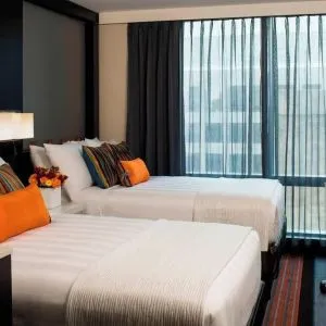Day use twin room with work desk and private bathroom at Courtyard By Marriott New York Manhattan/Central Park.