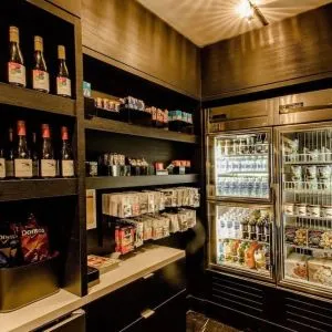 Convenience store at Courtyard By Marriott New York Manhattan/Central Park.