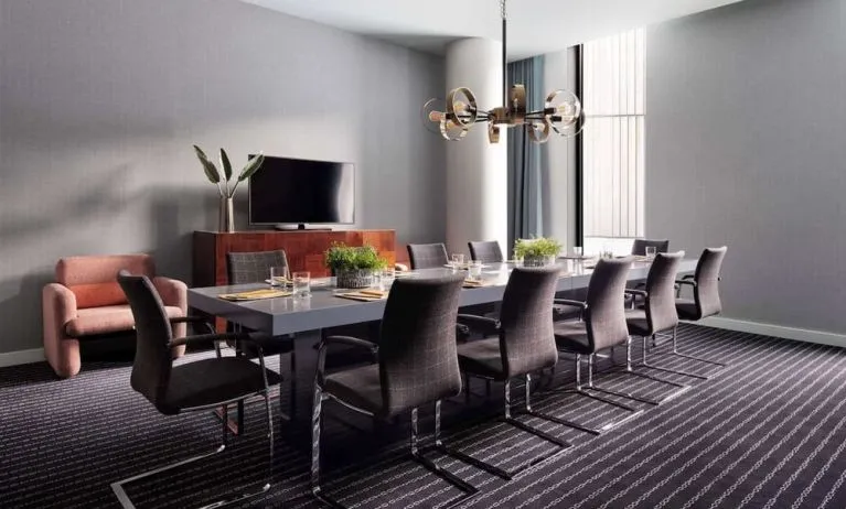 Professional meeting room at Graduate New York.