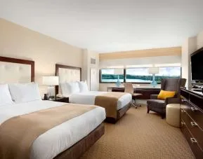 Day use twin room with work desk at Hilton Miami Airport Blue Lagoon.