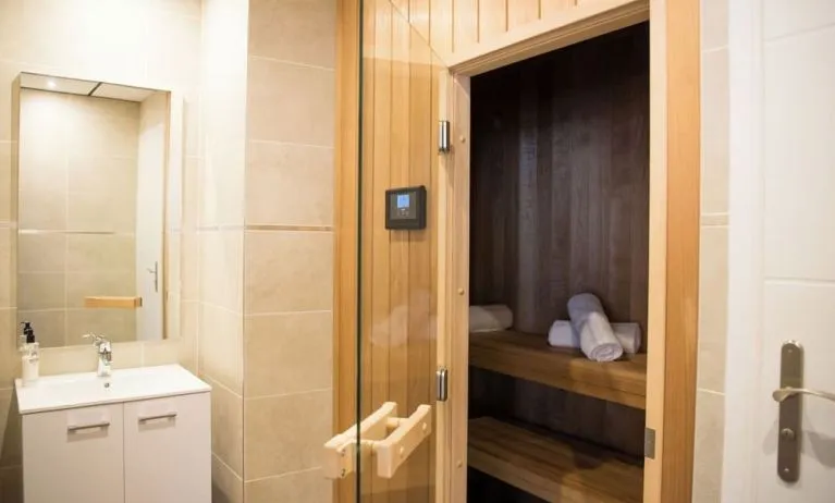 Steam room at Splendid Hotel & Spa Nice.