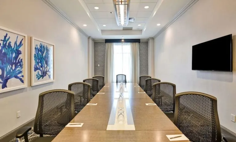 Professional meeting room at Embassy Suites By Hilton Miami - International Airport.